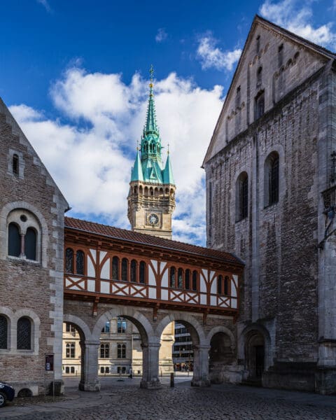 Arched entrance to the Burgplatz, Braunschweig, Germany. BS009