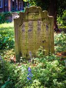 Children's gravestone in St Peter's Free Church graveyard, Dundee. DD066