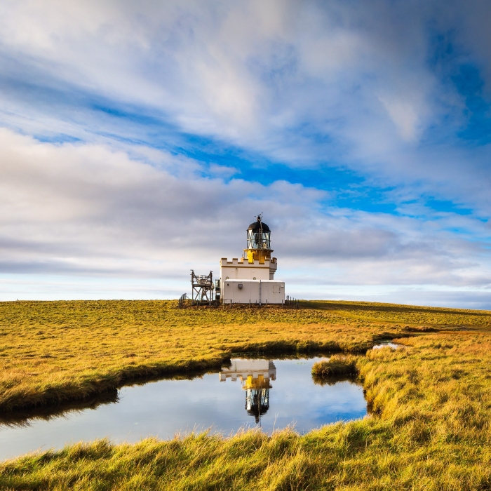 The Stevenson lighthouse on the Brough of Birsay, Orkney Islands. OR013