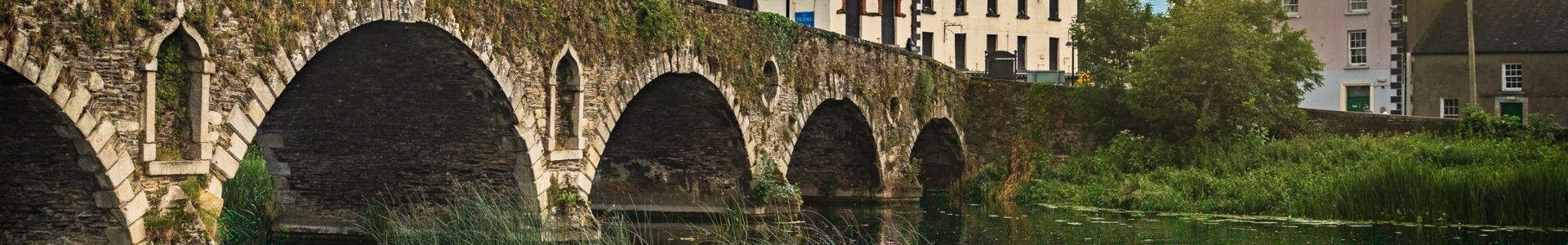The 18th century stone bridge over the River Barrow at Graiguenamanagh, County Kilkenny, Ireland. BR014