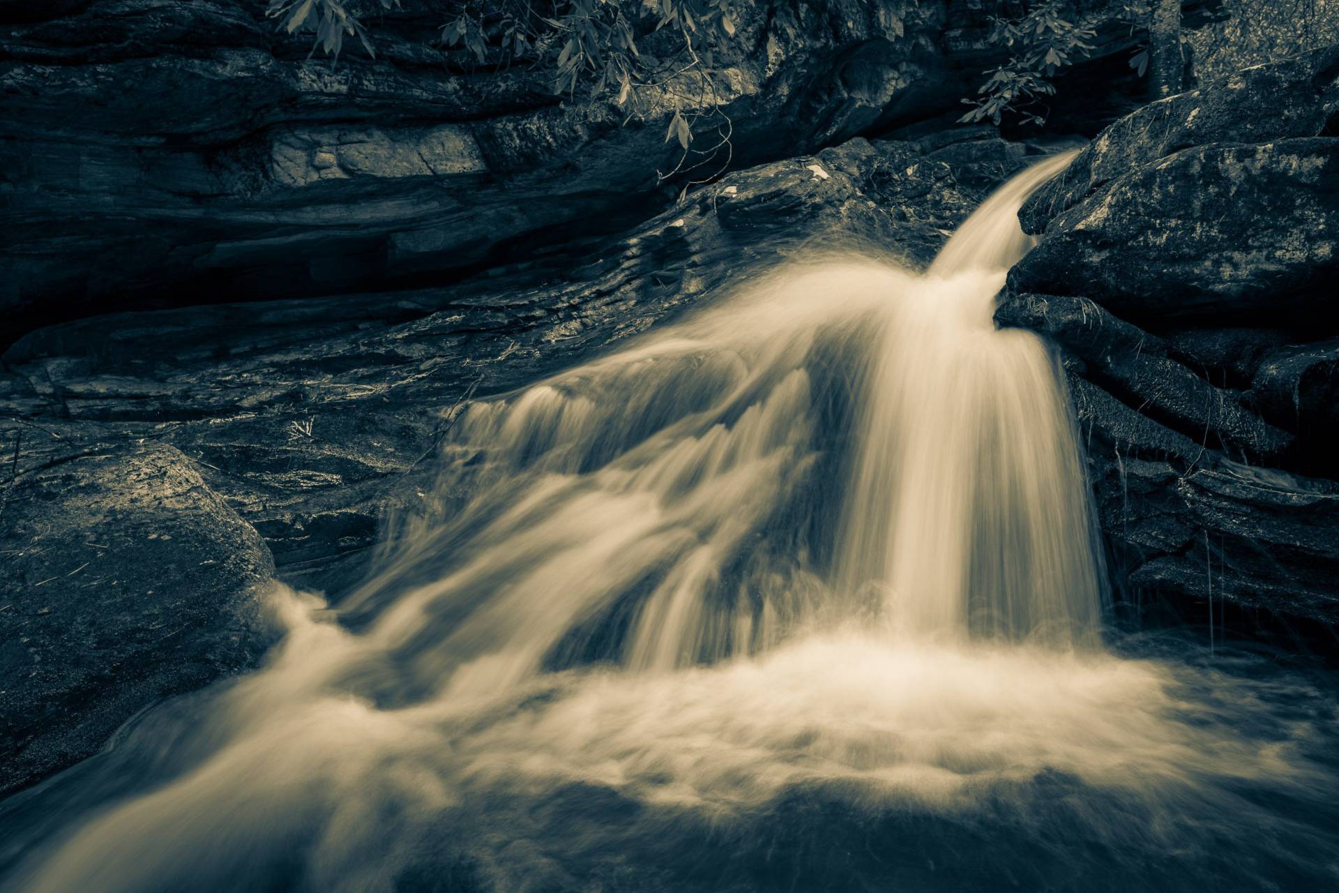 Duggers Creek Falls, Linville, North Carolina, USA. CM010