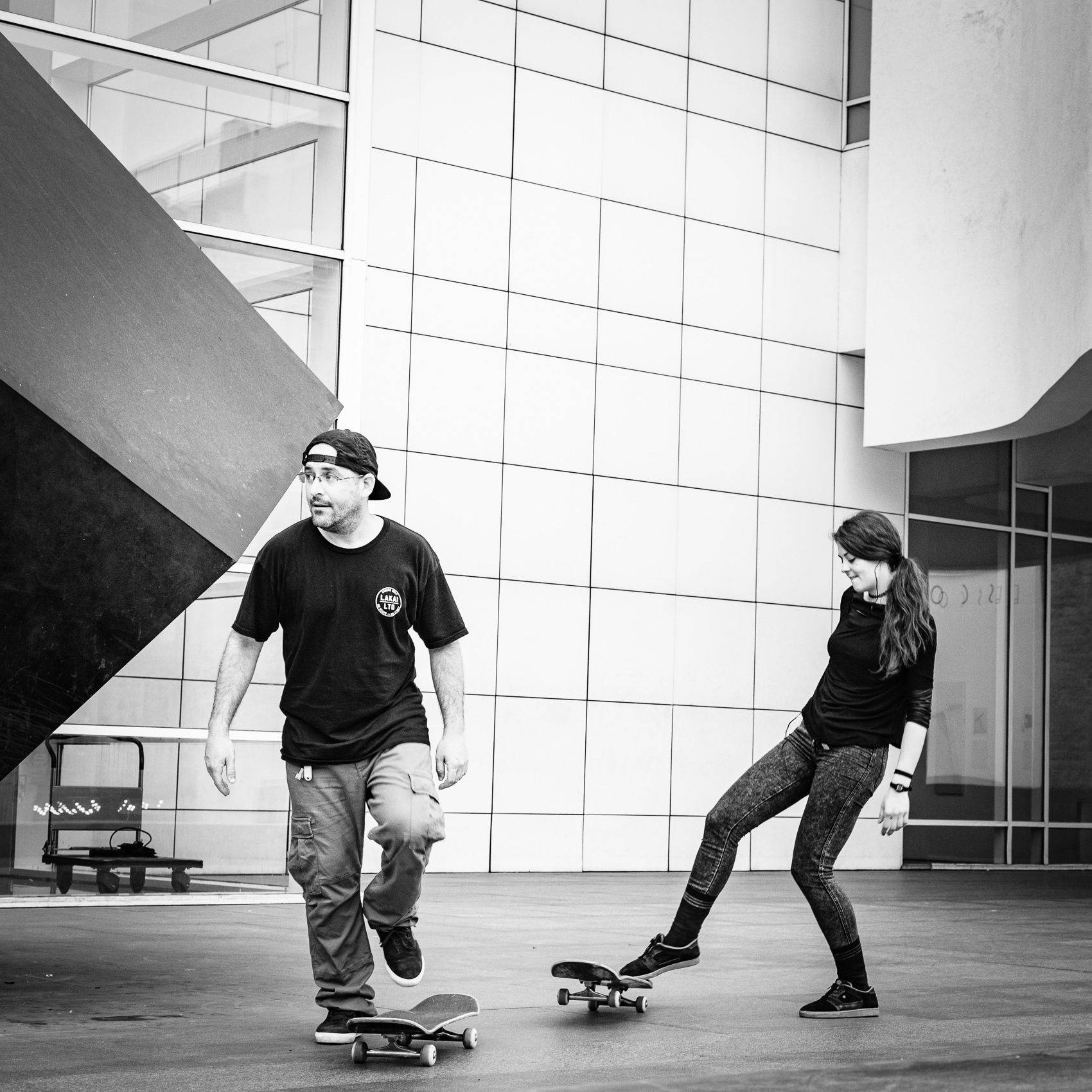 Skateboarders outside the Museu d'Art Contemporani de Barcelona (MACBA). BM001